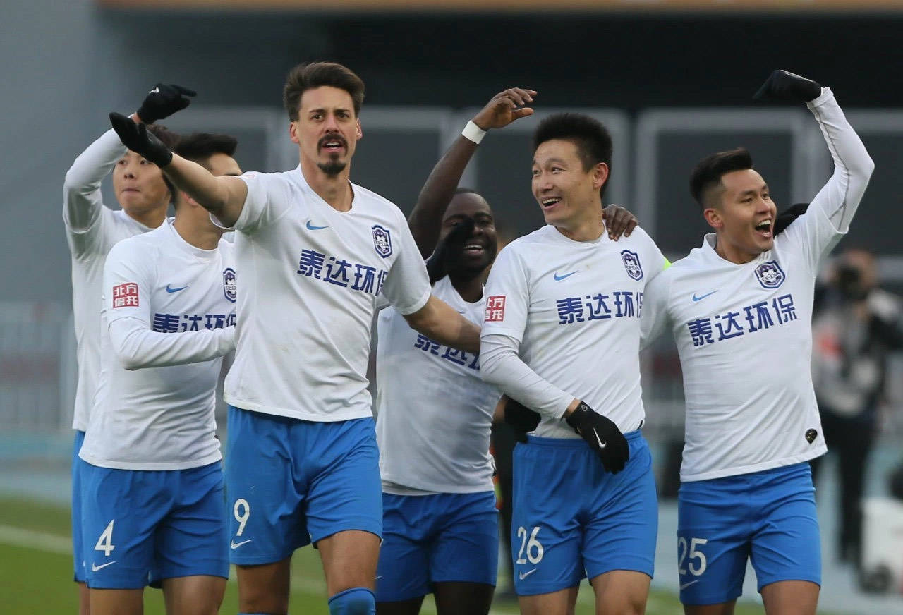 ayx app-广州队训练开放日；今夜刷新队史纪录引欢呼；葡超在即；团队化学反应显著的简单介绍-ayx app